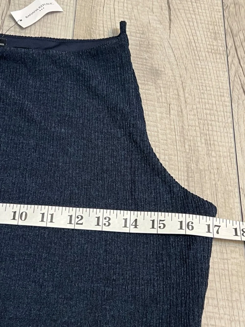 NWT Banana Republic Split Hem Crinkle Tank Top Size M Navy Blue Y2K Quiet Luxury